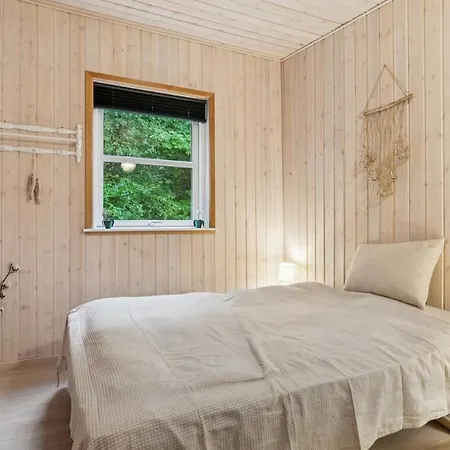 Lovely In Beautiful Surroundings, Near Mols Bjerge And - 4 Bedrooms Feriehus